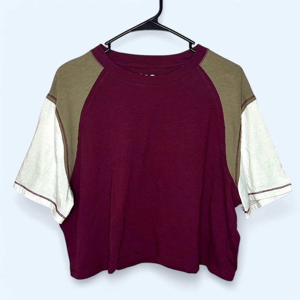 Color Block Raglan Sleeve Tee Crop Top - Medium